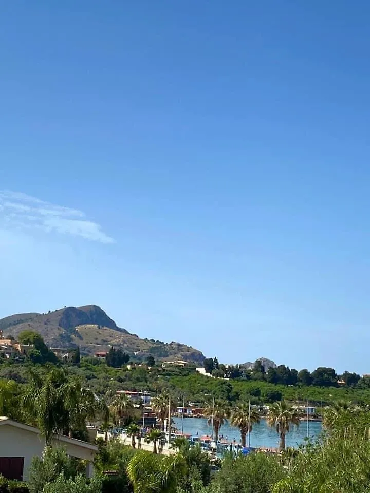 Solus B&B Casteldaccia 0*,